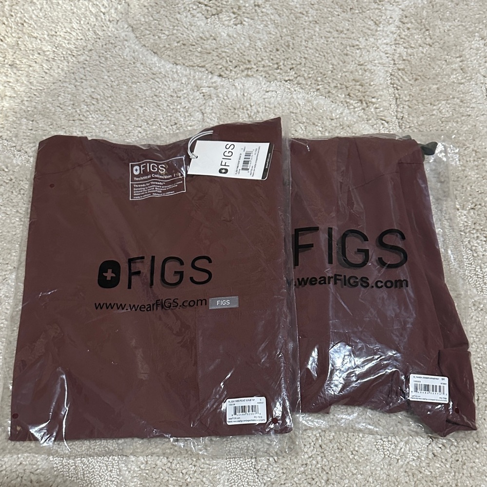 FIGS Scrub Set: Leon Top/Tansen Jogger Walnut